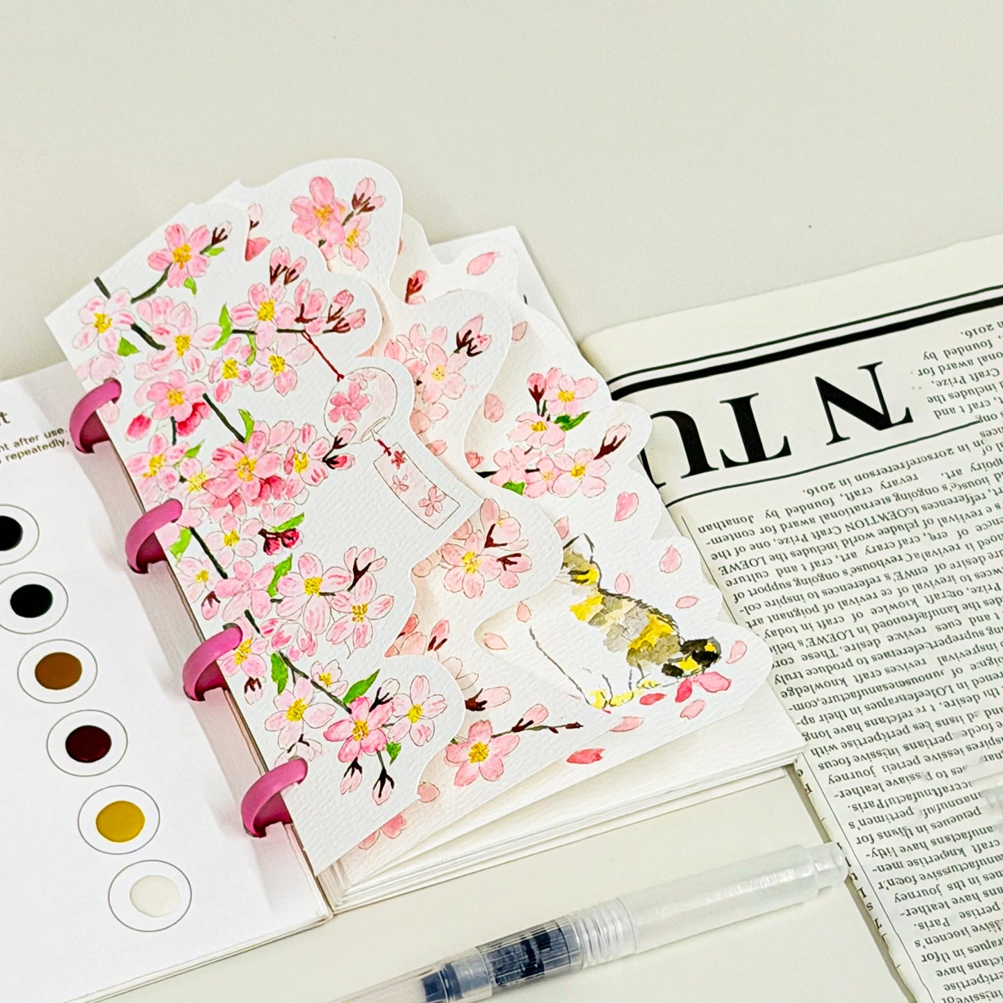 Yuelu Portable Watercolor Notebook with 12-color Paint, Die-cut Design, Mushroom Button Closure Watercolor Notebook